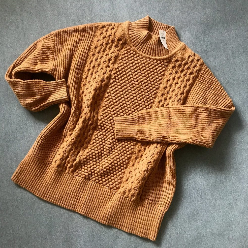 NWT Gap Tan Taupe Brown Camel Cable Knit Crew Neck Sweater